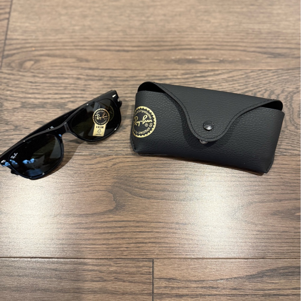 Ray-Ban Classic Black Sunglasses with Case